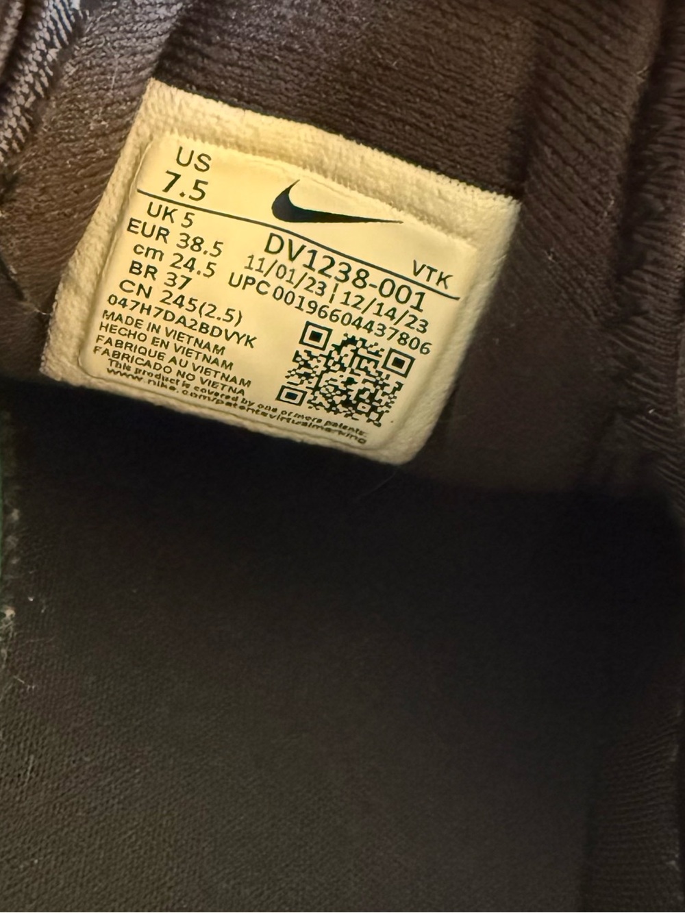 Nike - Picture 6 of 6